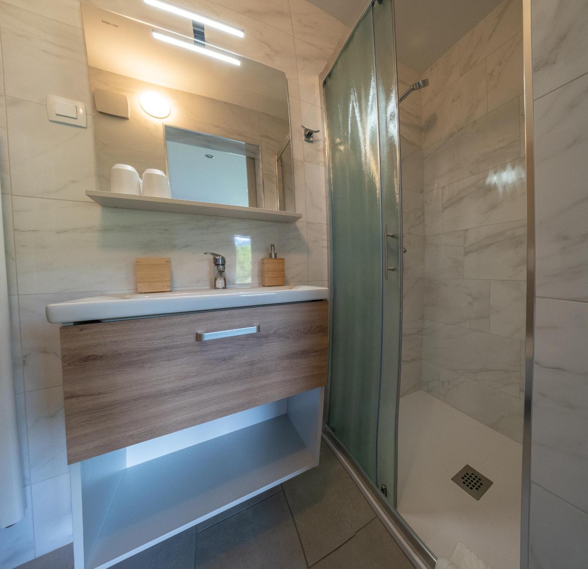 Apartment Sporar Бохин Стая снимка